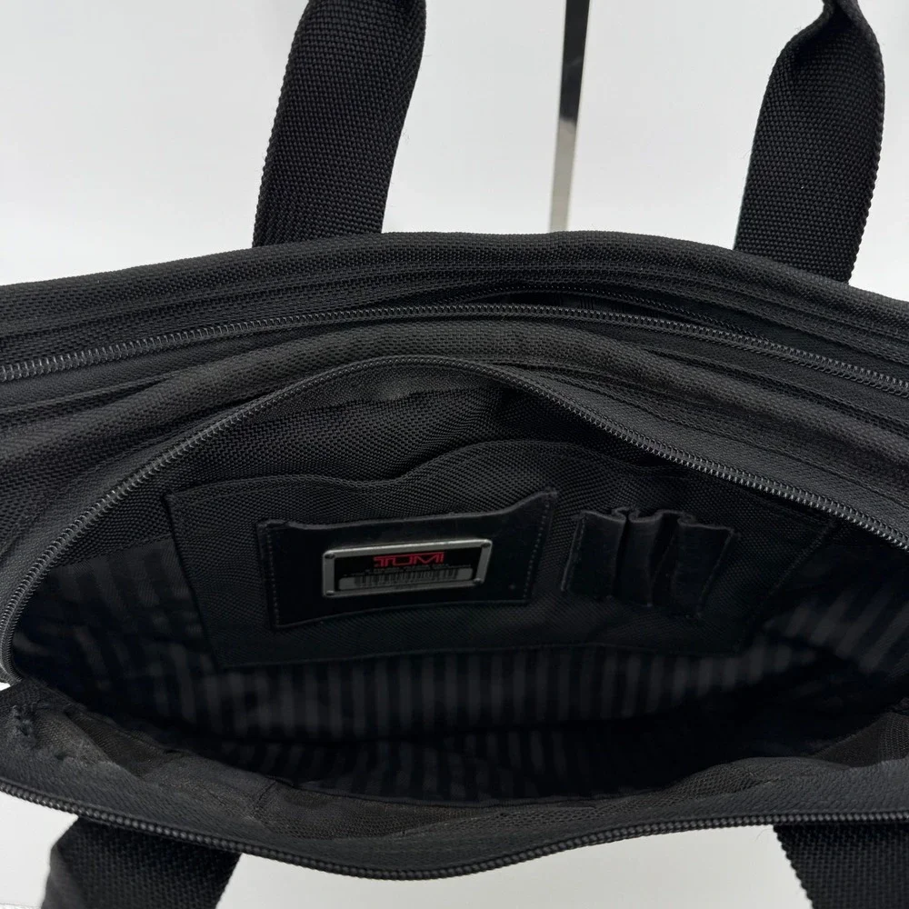 Tumi Black Nylon Expandable Laptop Briefcase‎ Messenger Bag Travel Vacation Gift